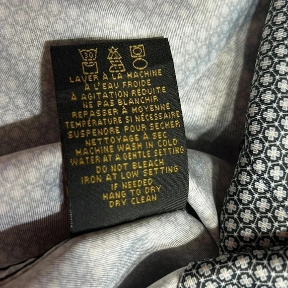 AKA Men shirt,Medium,NWT,slim fit,career , event ,super  silky ,black print,gift - Picture 7 of 8